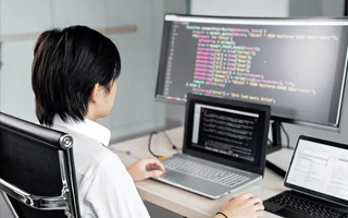 韶关 ,php声明和调用变量的符号是什么？